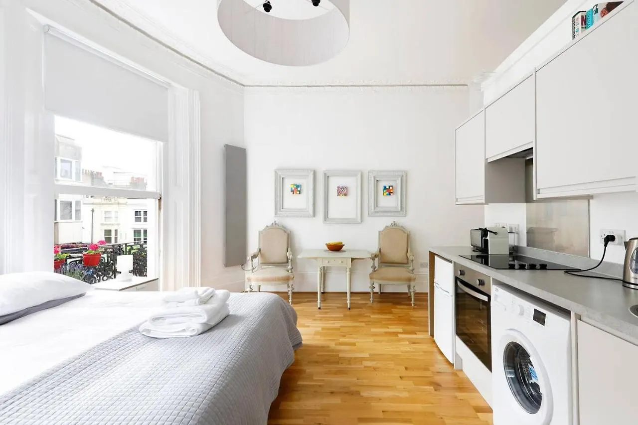 Light And Spacious Brunswick By The Sea location